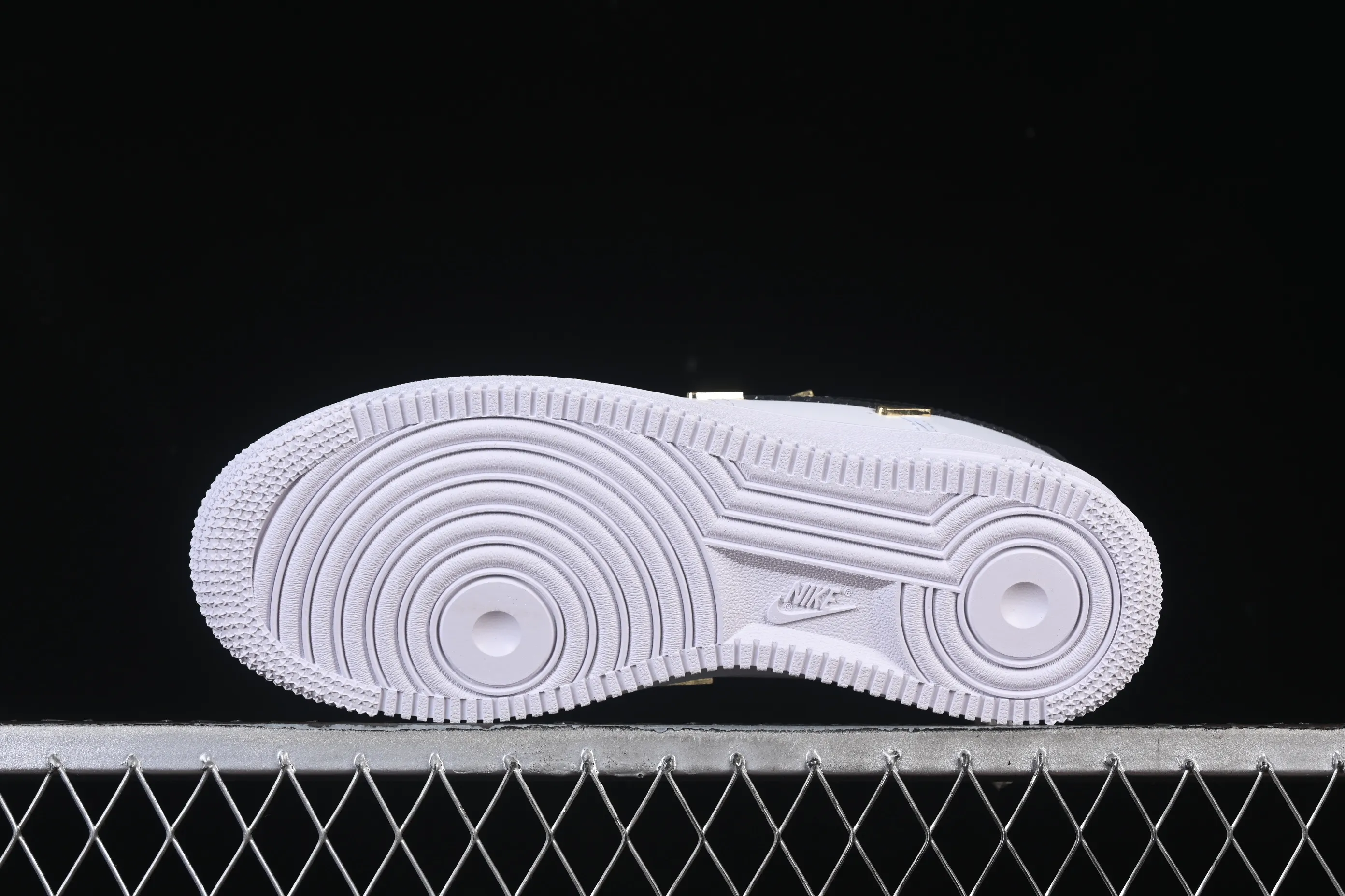 All categories Nk Air Force 1 Air Force series Nk Air Force 1 Low Air Force low top Nike Air Force 1'07 Low Four hooks black and white Air Force 1 low top casual sneakers ZH0316-113